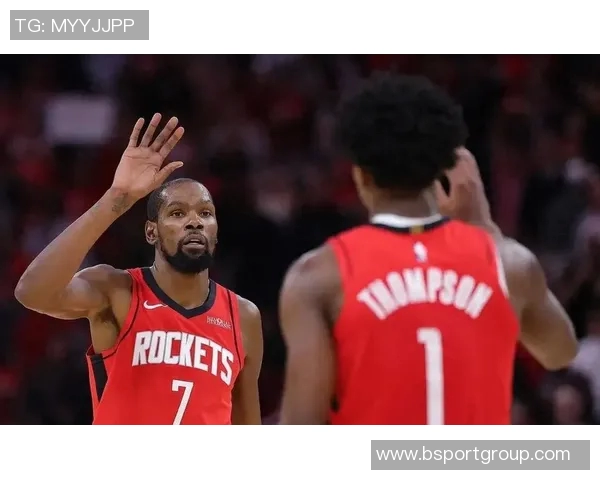 火箭半场苦战落后活塞7分杜兰特表现抢眼申京状态低迷奥萨尔阿门合力贡献16分 火箭半场苦战落后活塞7分杜兰特表现抢眼申京状态低迷奥萨尔阿门合力贡献16分