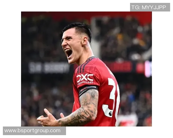 曼联连胜五场蓄发哥庆祝一周年晒视频展现不剪发的决心