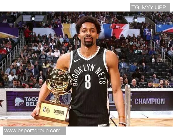 库里谈进攻角色变化斯潘塞主控让我更专注无球跑动创造空间 库里谈进攻角色变化斯潘塞主控让我更专注无球跑动创造空间